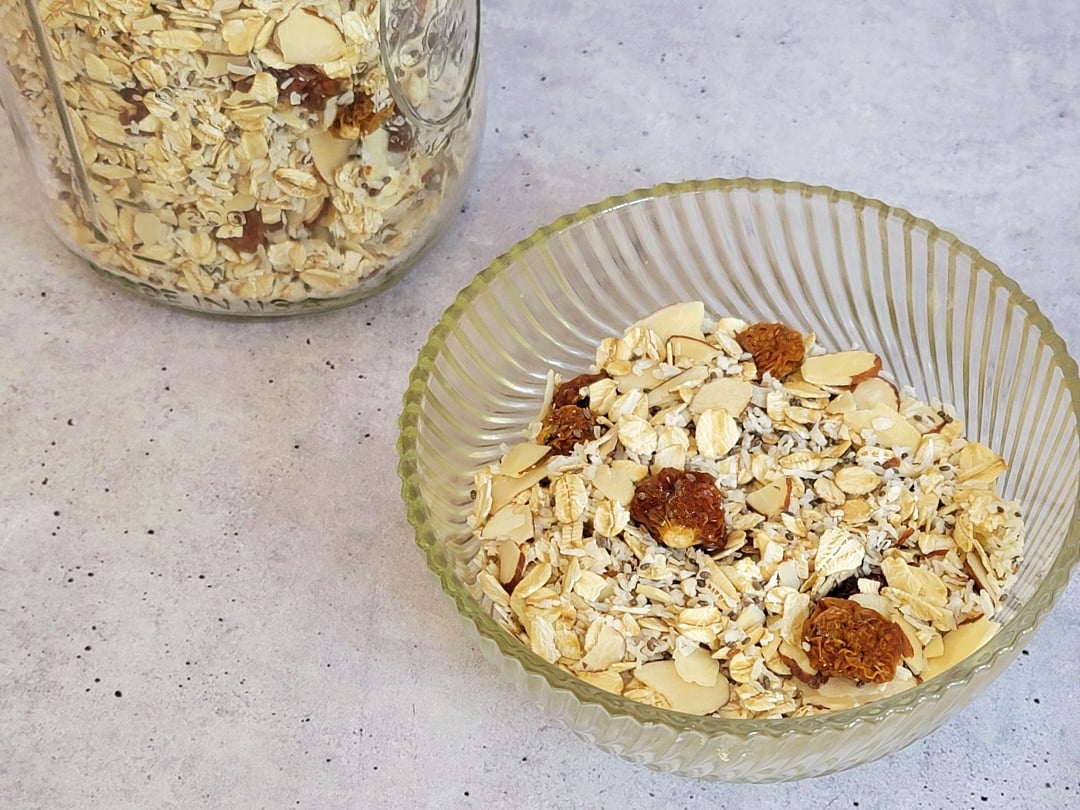 Almond, Coconut Golden Berry Muesli