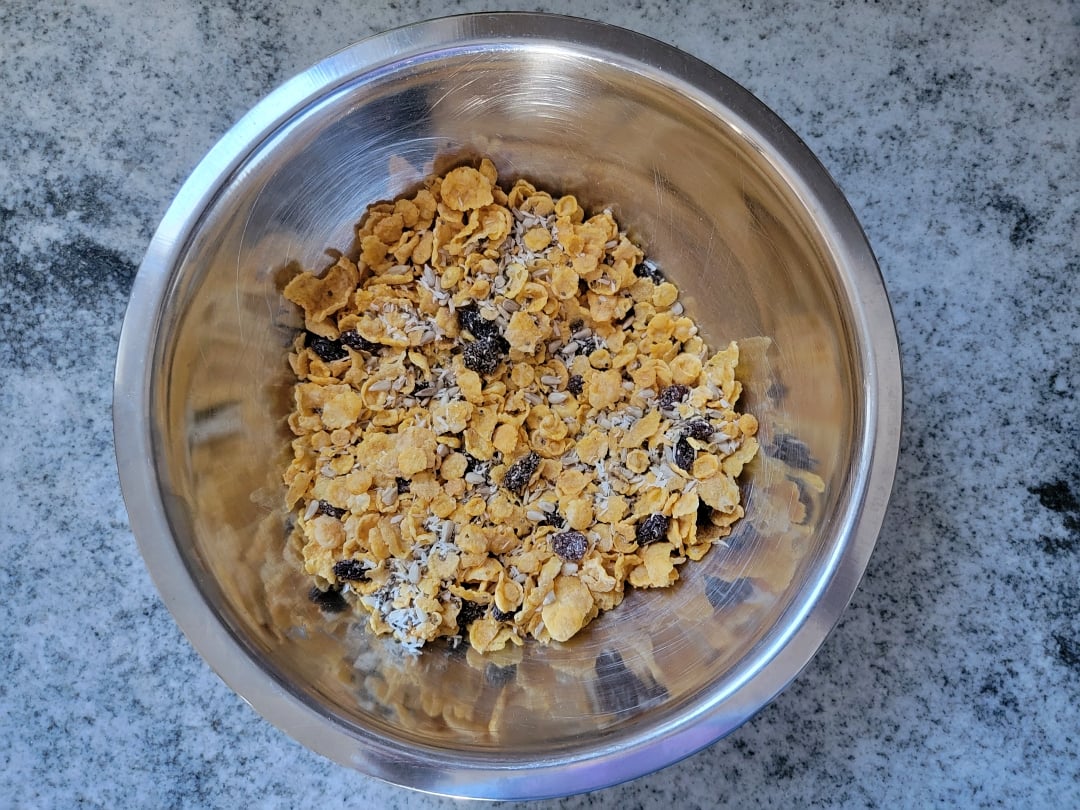 Breakfast Crunch Cereal blend in a bowl