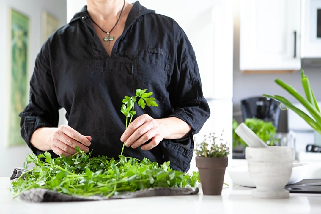 Chef Karina Hines Storing Parsley + Cilantro