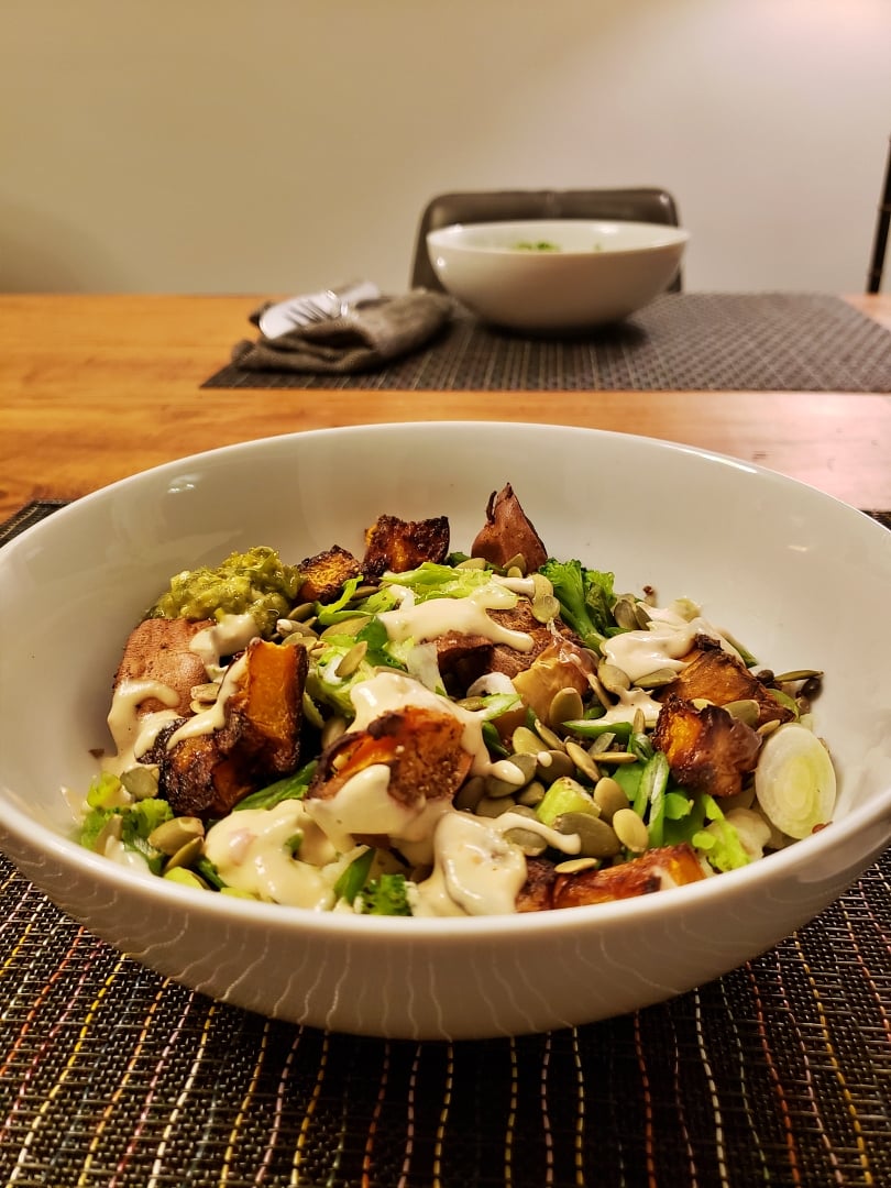  Veggie Bowls in dinner table