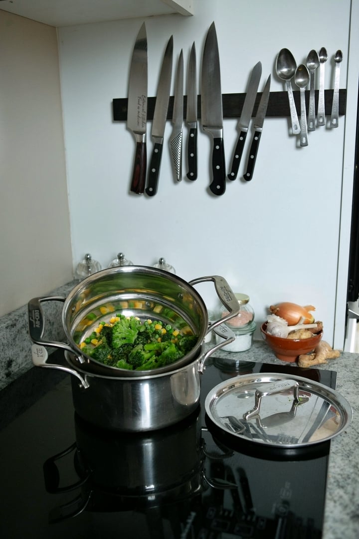 Steamiing Frozen Vegetables Kitchen Set Up