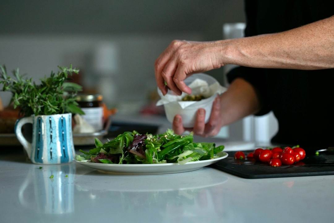 Chef Karina Hines making a Food as Medicine Meal